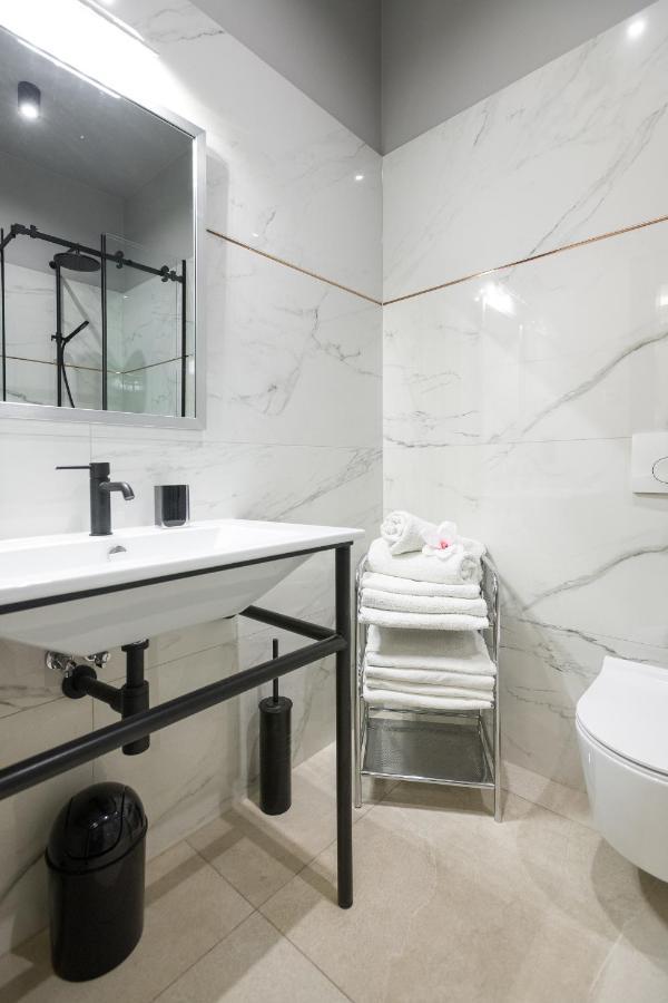 Luxury Apartment At The Main Square クラクフ エクステリア 写真
